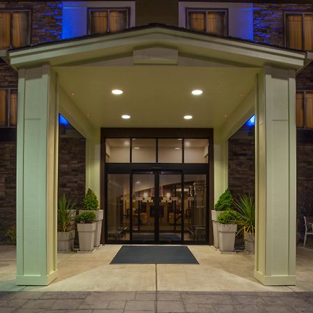 Holiday Inn Express Newport By Ihg Ngoại thất bức ảnh