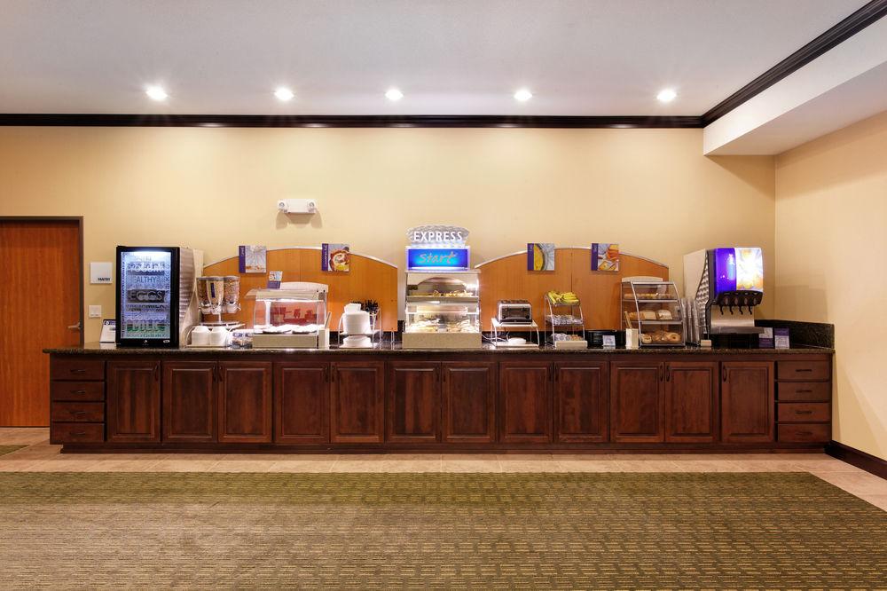 Holiday Inn Express Newport By Ihg Ngoại thất bức ảnh
