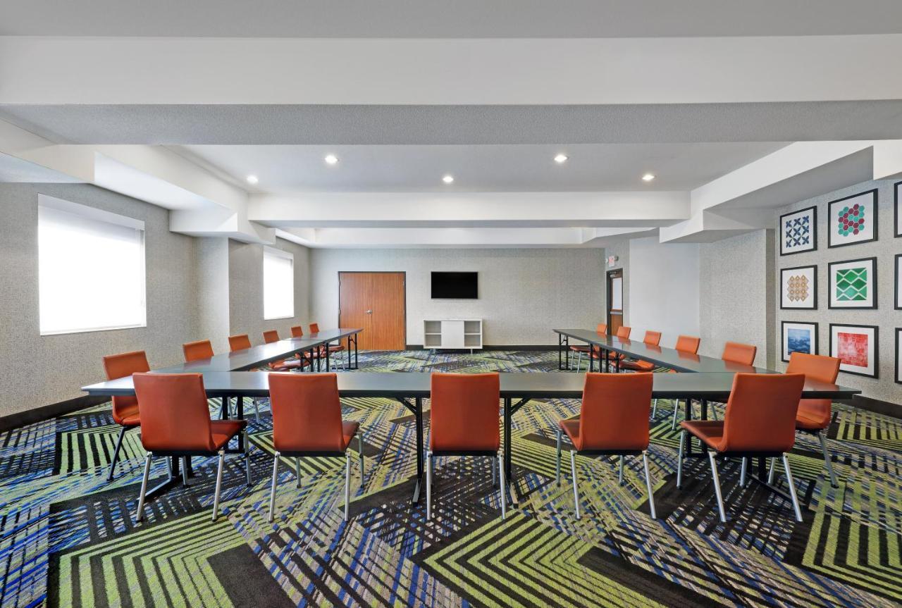 Holiday Inn Express Newport By Ihg Ngoại thất bức ảnh