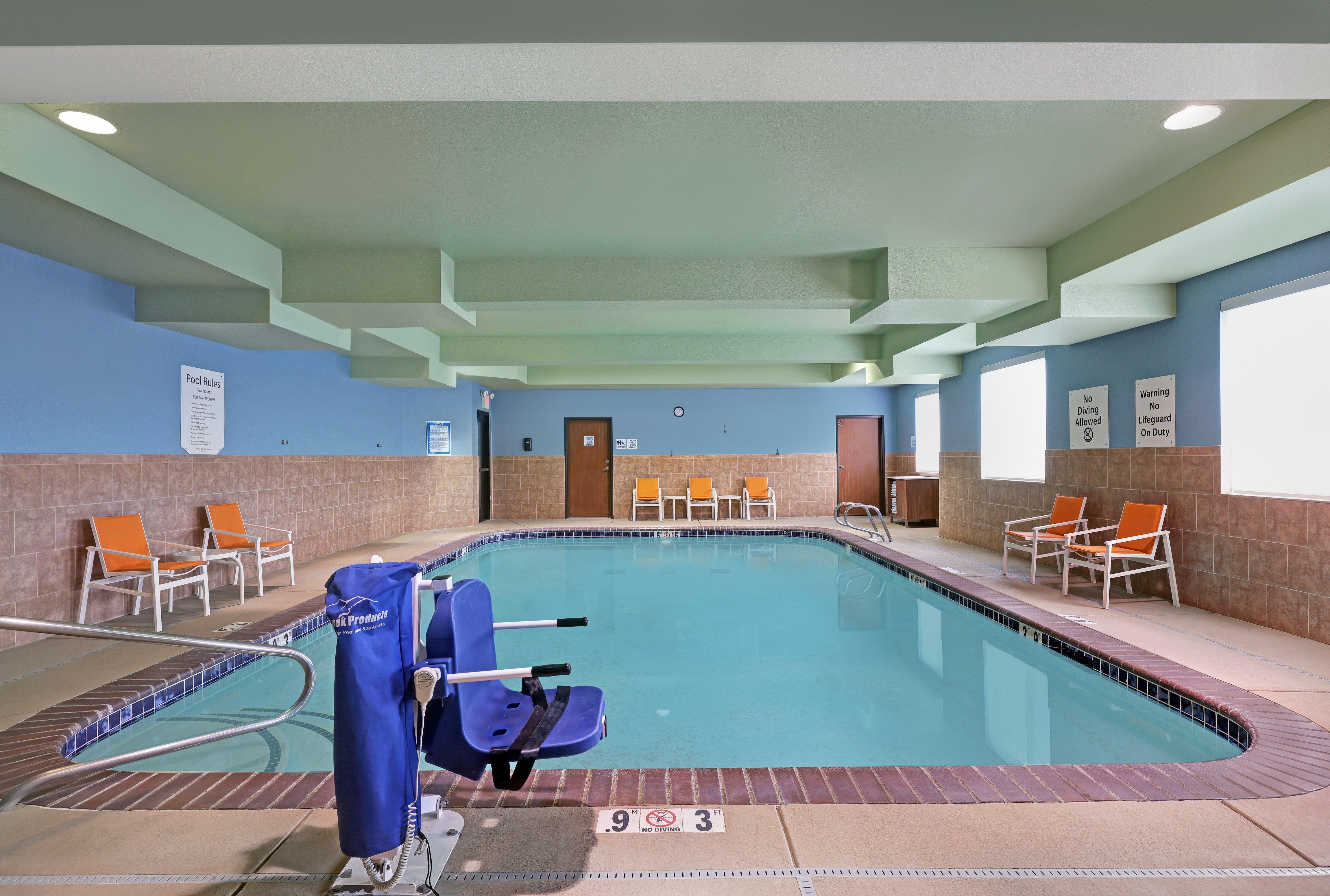 Holiday Inn Express Newport By Ihg Ngoại thất bức ảnh