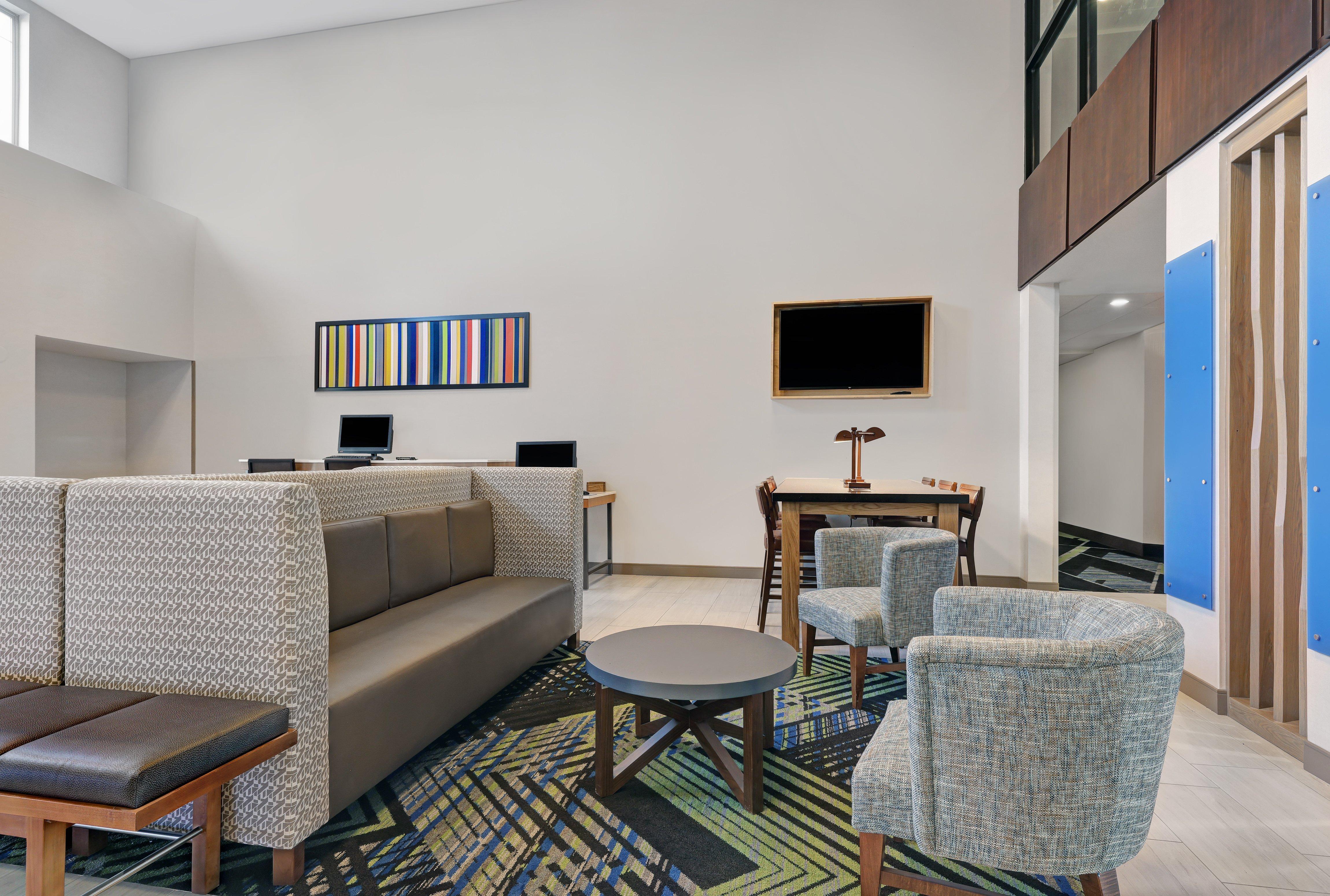 Holiday Inn Express Newport By Ihg Ngoại thất bức ảnh