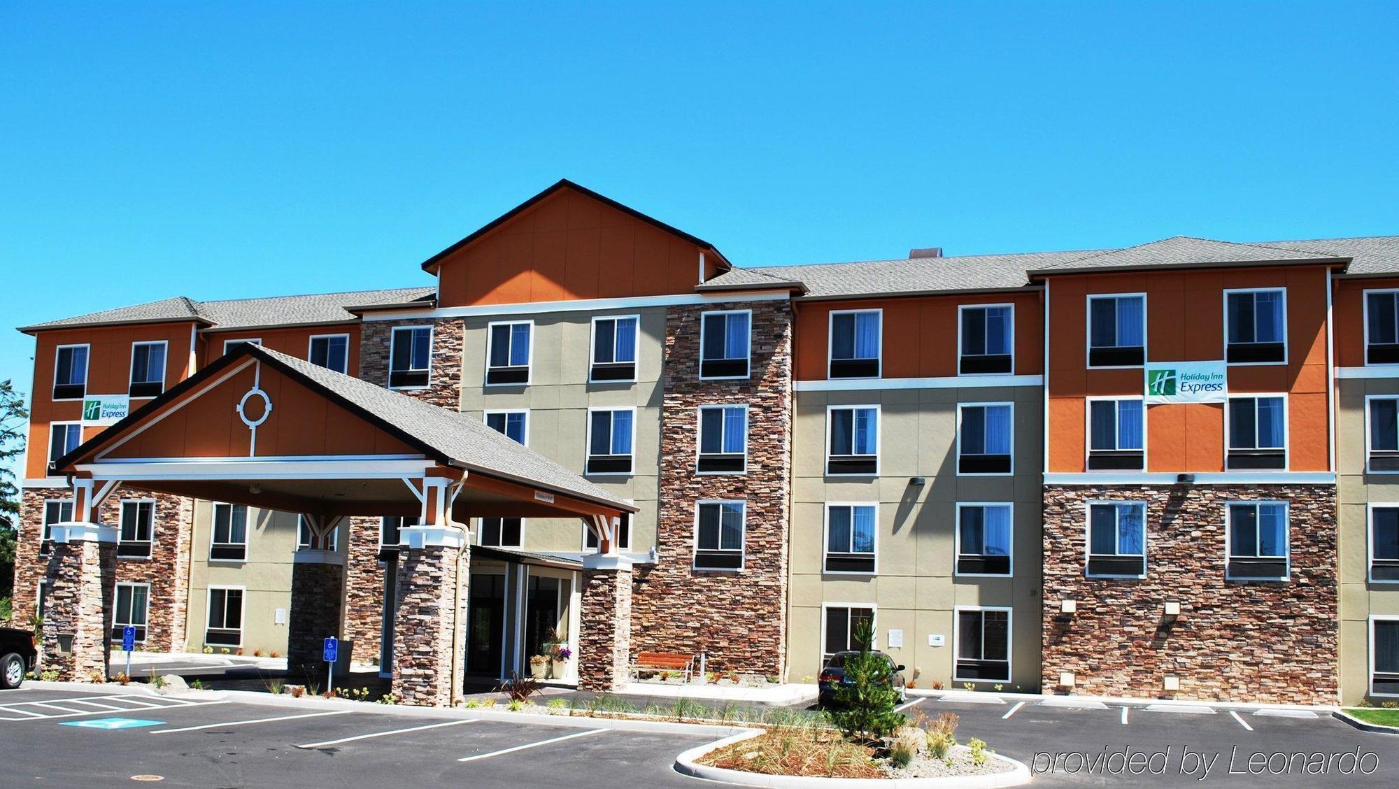 Holiday Inn Express Newport By Ihg Ngoại thất bức ảnh