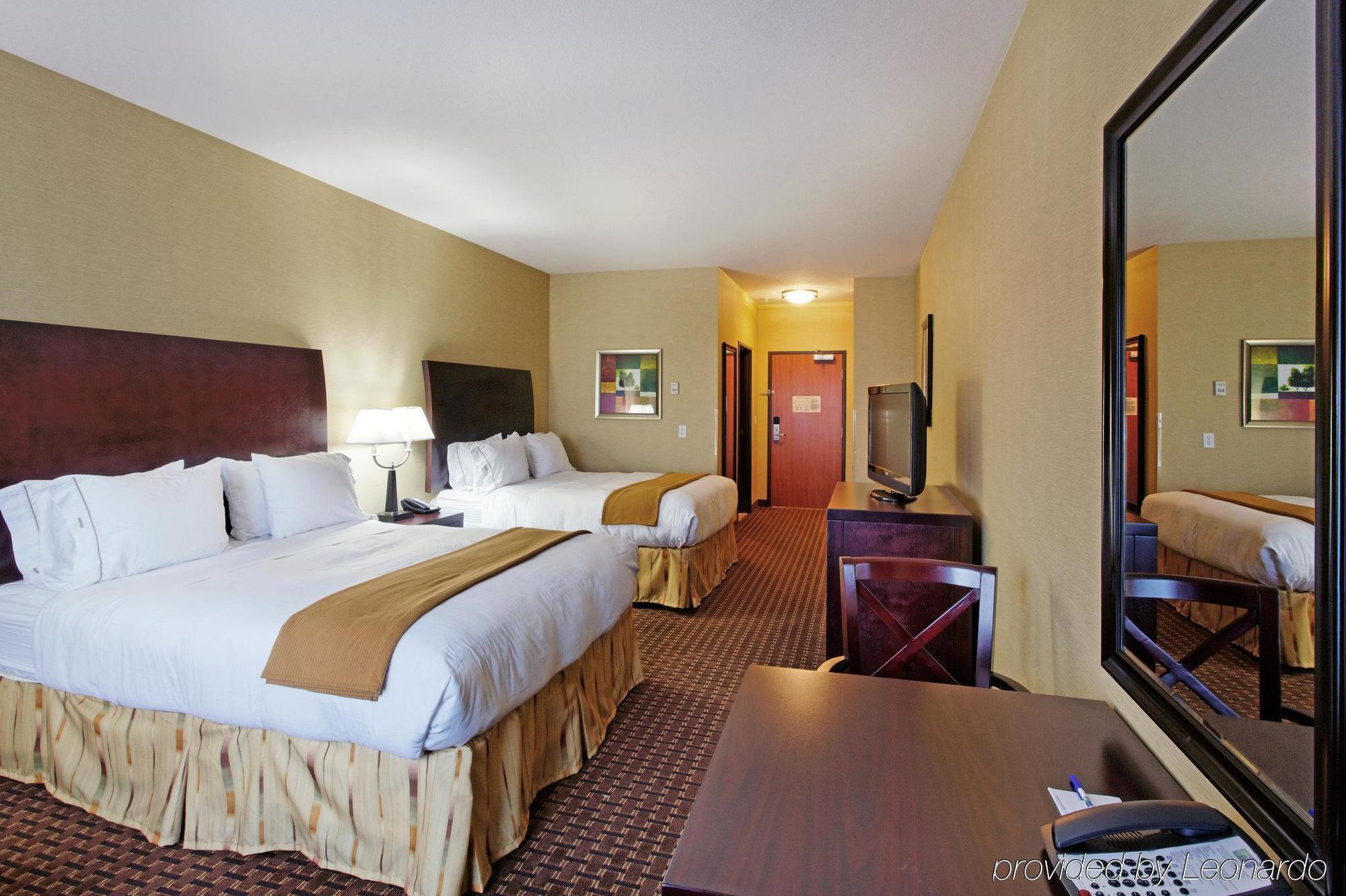 Holiday Inn Express Newport By Ihg Ngoại thất bức ảnh