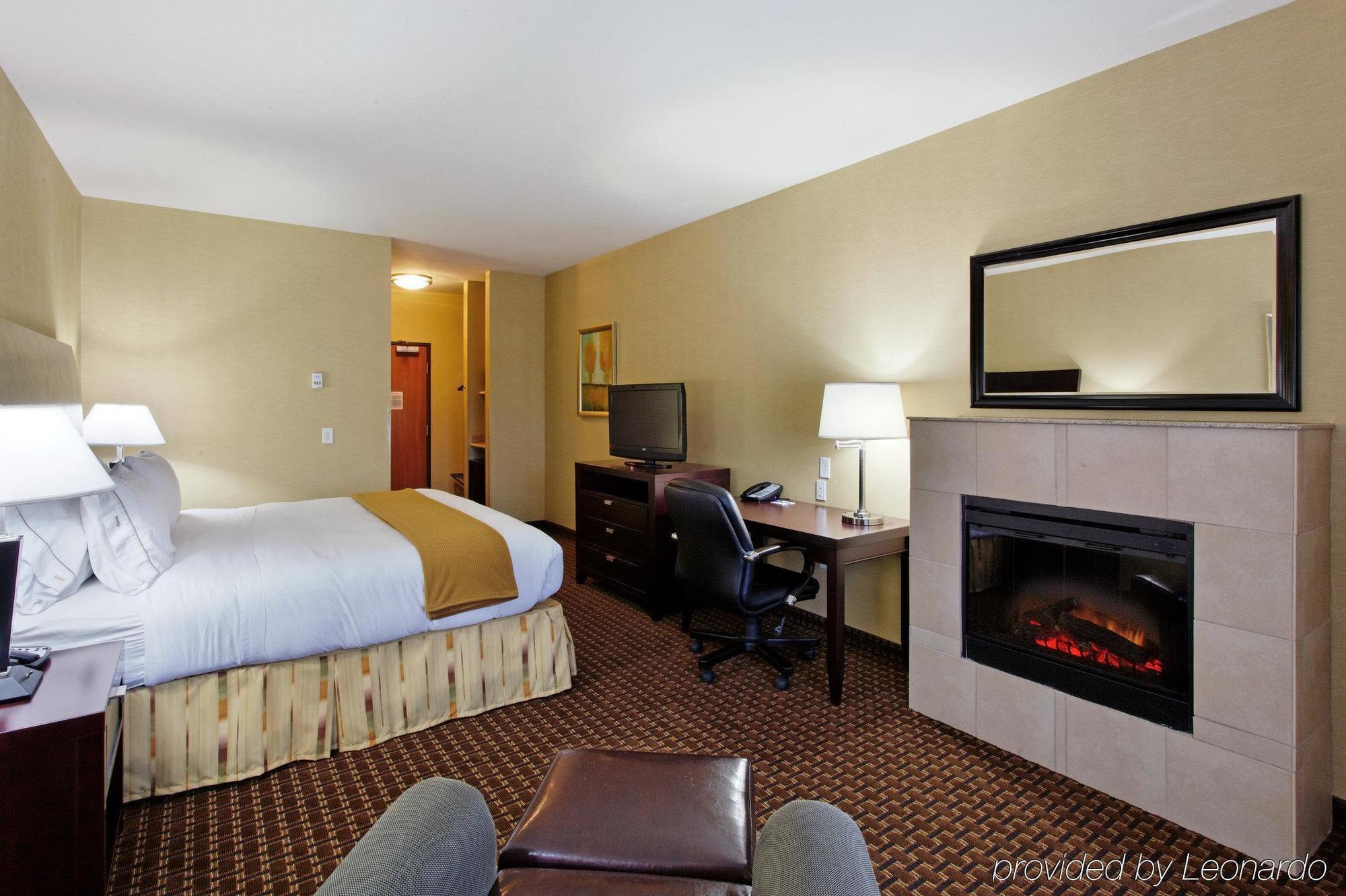 Holiday Inn Express Newport By Ihg Ngoại thất bức ảnh