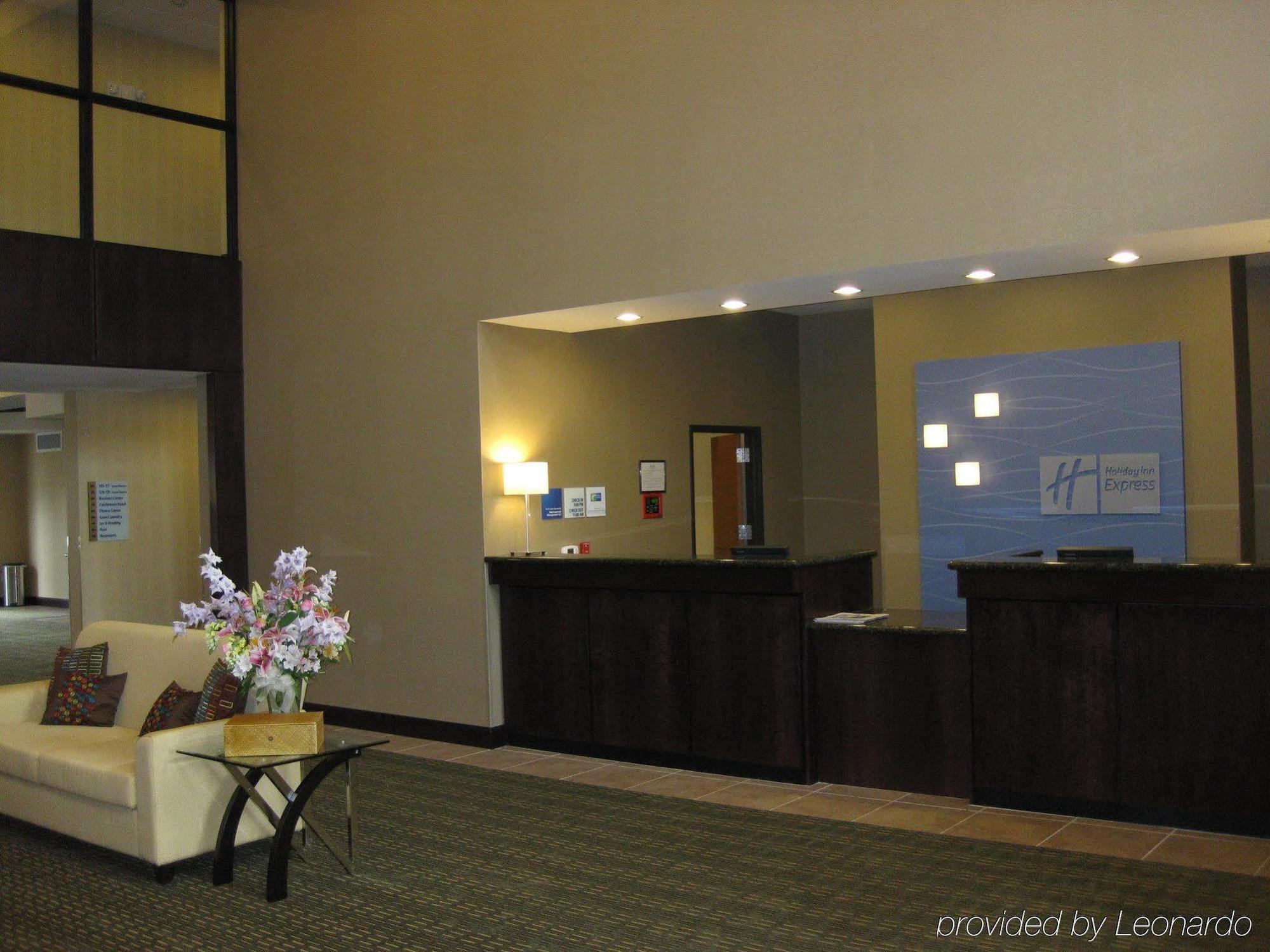 Holiday Inn Express Newport By Ihg Nội địa bức ảnh