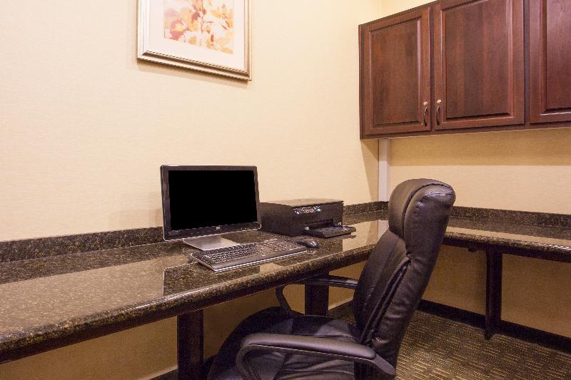 Holiday Inn Express Newport By Ihg Ngoại thất bức ảnh