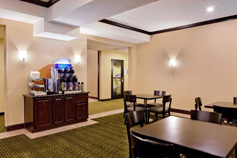 Holiday Inn Express Newport By Ihg Ngoại thất bức ảnh